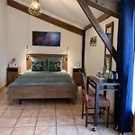 Maison M Bed & Breakfast