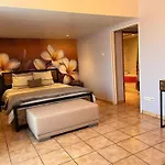 Maison M Bed & Breakfast
