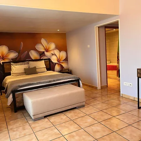 Maison M Bed & Breakfast